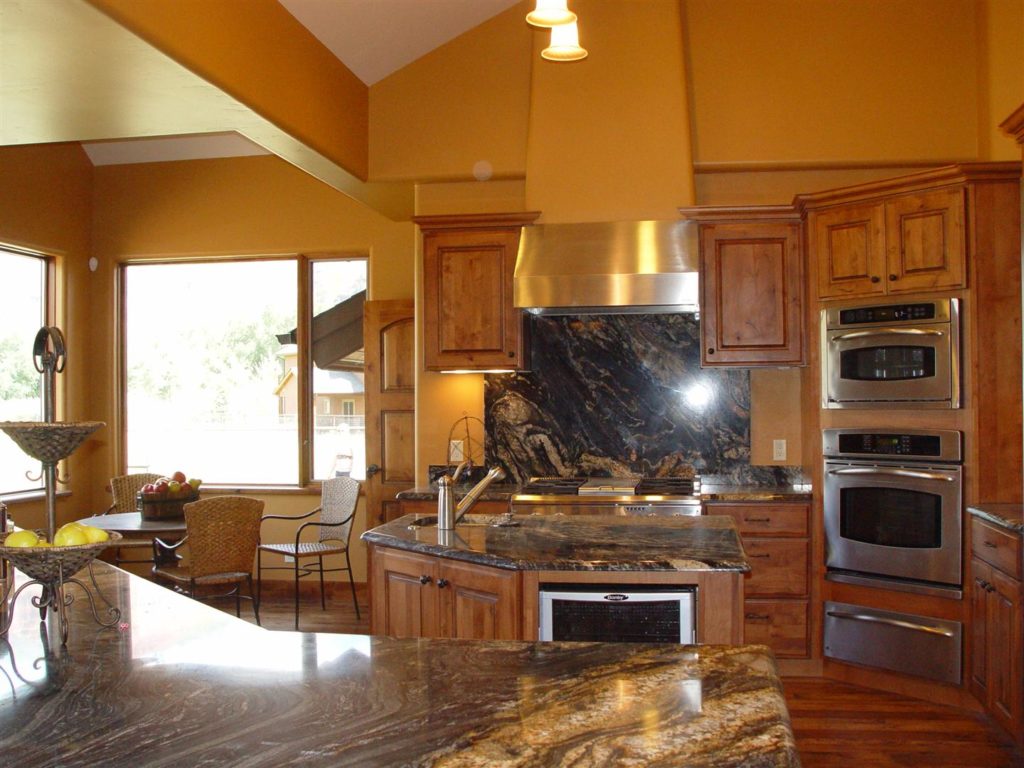 Kitchen with Breakfast Area